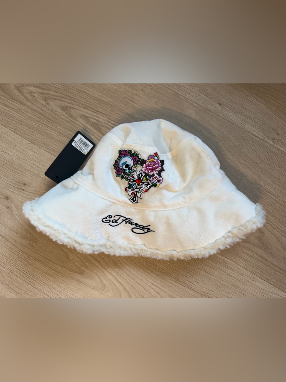 NWT Ed Hardy White Fuzzy Bucket Hat with Embroidered Skull and Flowers